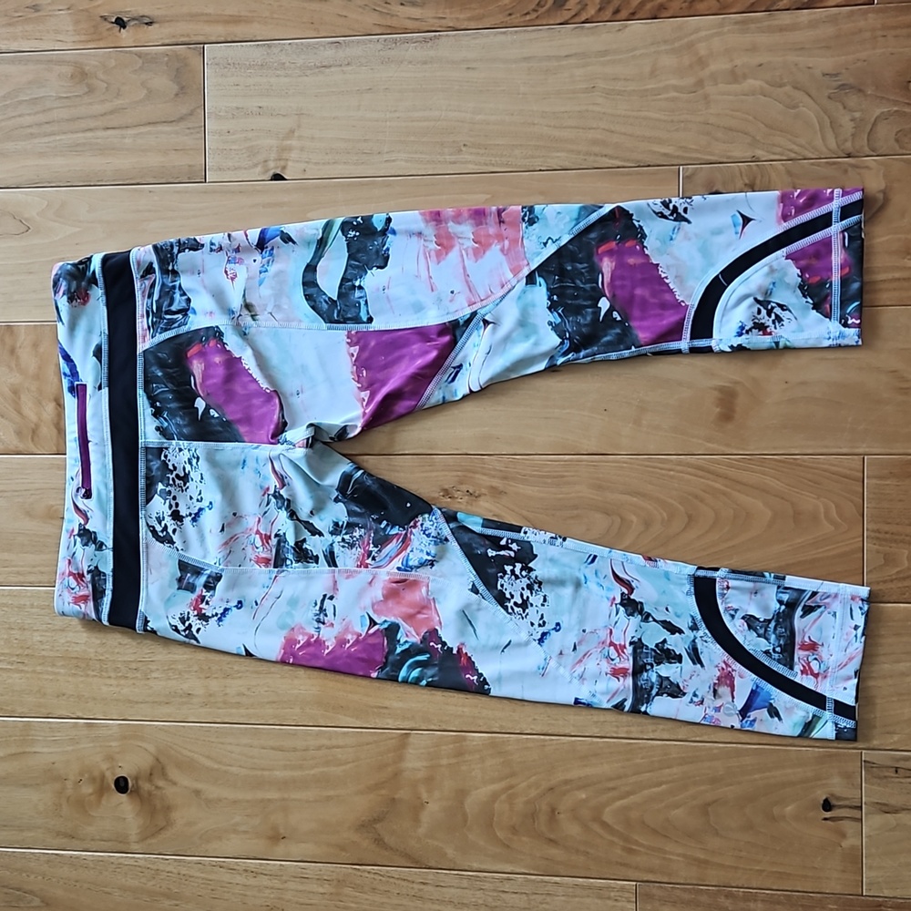Lululemon Run: Inspire Crop II *All Full-On Luxtreme, Size 6 - Picture 6 of 15